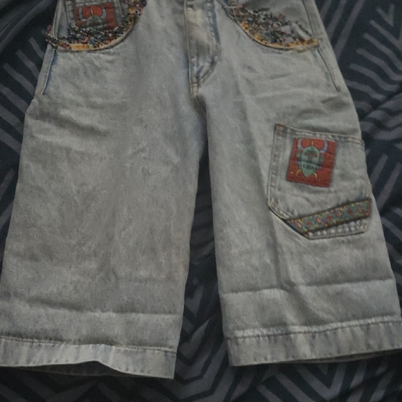 Embroidered Denim Shorts with Beaded Details - Picture 6 of 6